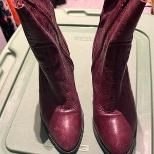 L'INTERVALLE Deep Burgundy Heeled Boots